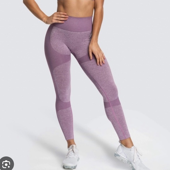Gymshark Purple Leggings and shirt set - Picture 1 of 3